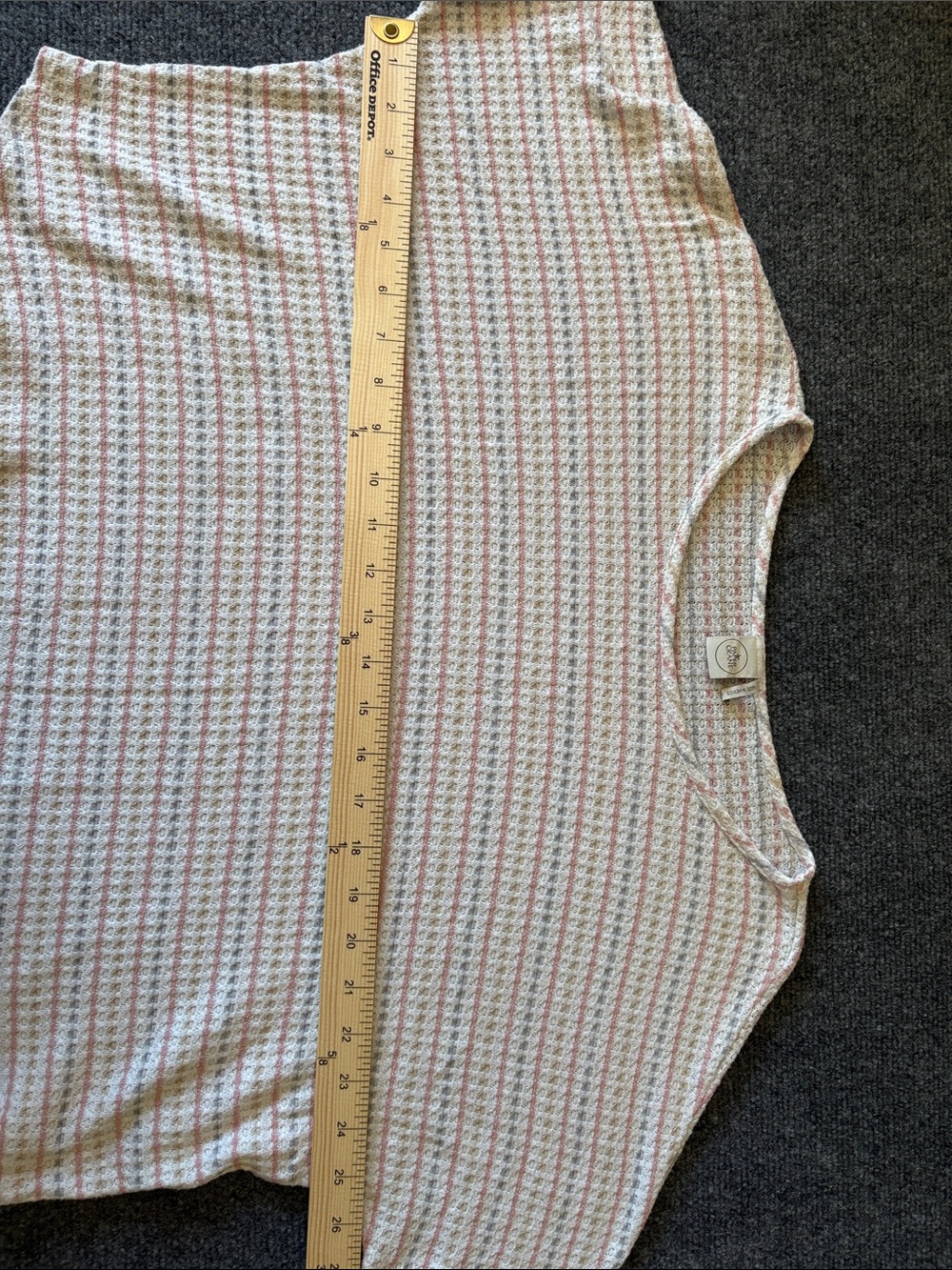 Paper Crane Lightweight Striped Long-Sleeve Top in Pink and White
Size: Medium - Picture 3 of 6
